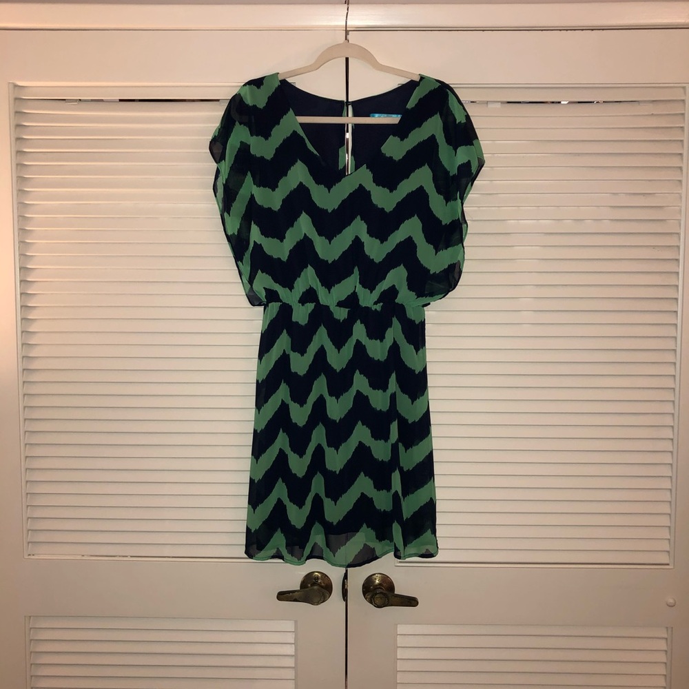 Buttons Chevron Mini Dress with Dolman Sleeves